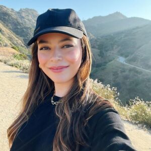 What Happened to Miranda Cosgrove After iCarly? - The Little Facts