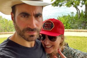 Who Is Brett Goldstein's Wife? Does He Have a Partner? - The Little Facts