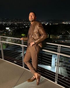 Who is Michael Evans Behling’s Wife? Is He Married? - The Little Facts