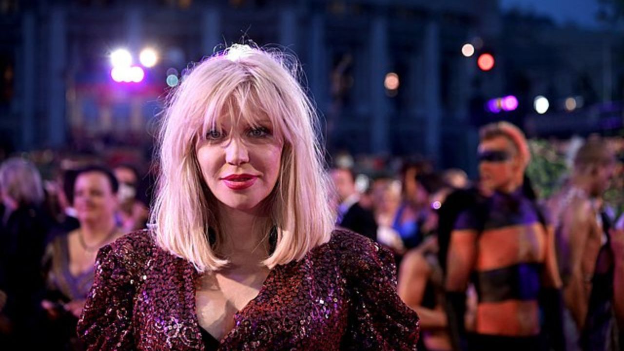 3. The Evolution of Courtney Love's Blonde Hair - wide 1