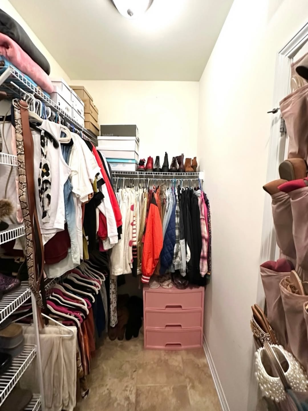 Narrow Walk-In with Wire Shelving & Pops of Color