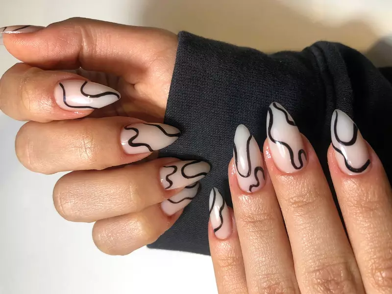 Almond Nails: Flattering Shapes and Trendy Design Ideas