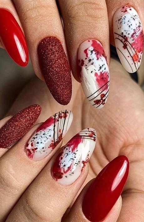 Trendy Almond Nail Designs to Try