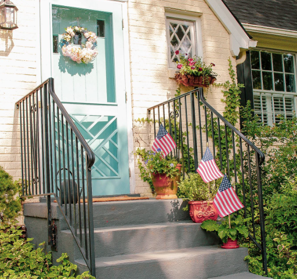 Charming Cottage Entry