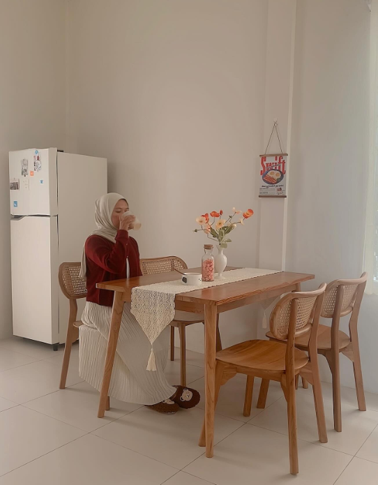 Light Wood Dining Set