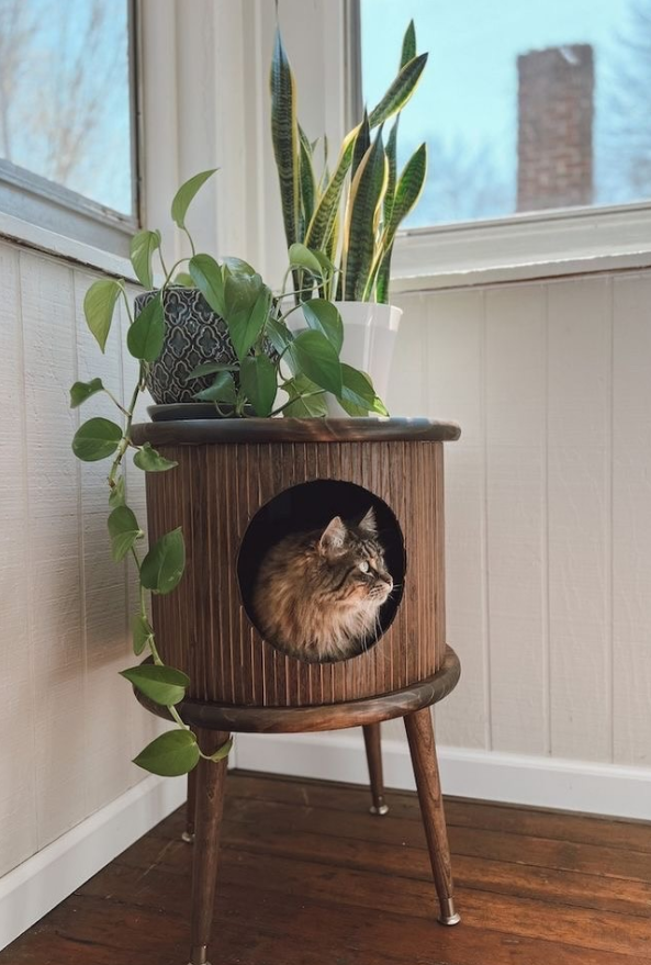 Rustic Barrel Planter Cat House