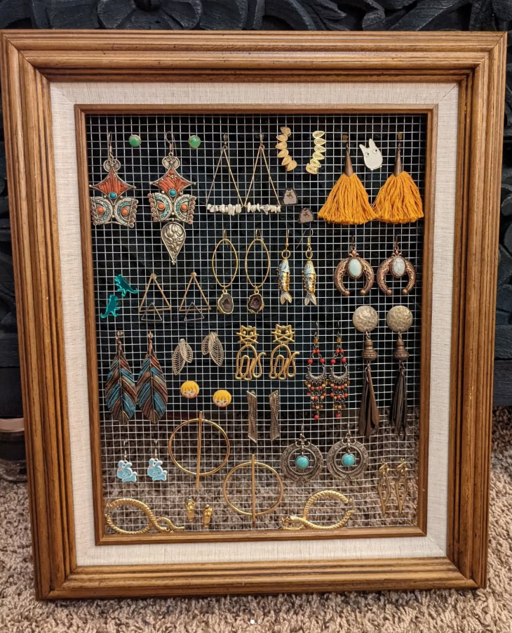 Framed Wire Mesh Earring Display