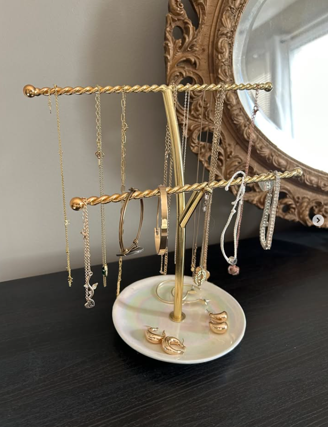 Elegant Twisted Bar Jewelry Stand