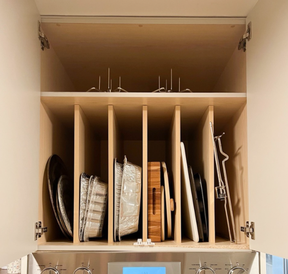 Vertical Divider System for Bakeware
