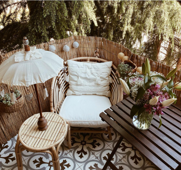 Romantic Patterned Tile Lounge