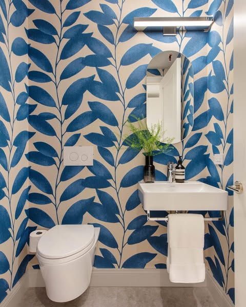 Bold Blue Leaf Pattern Wallpaper